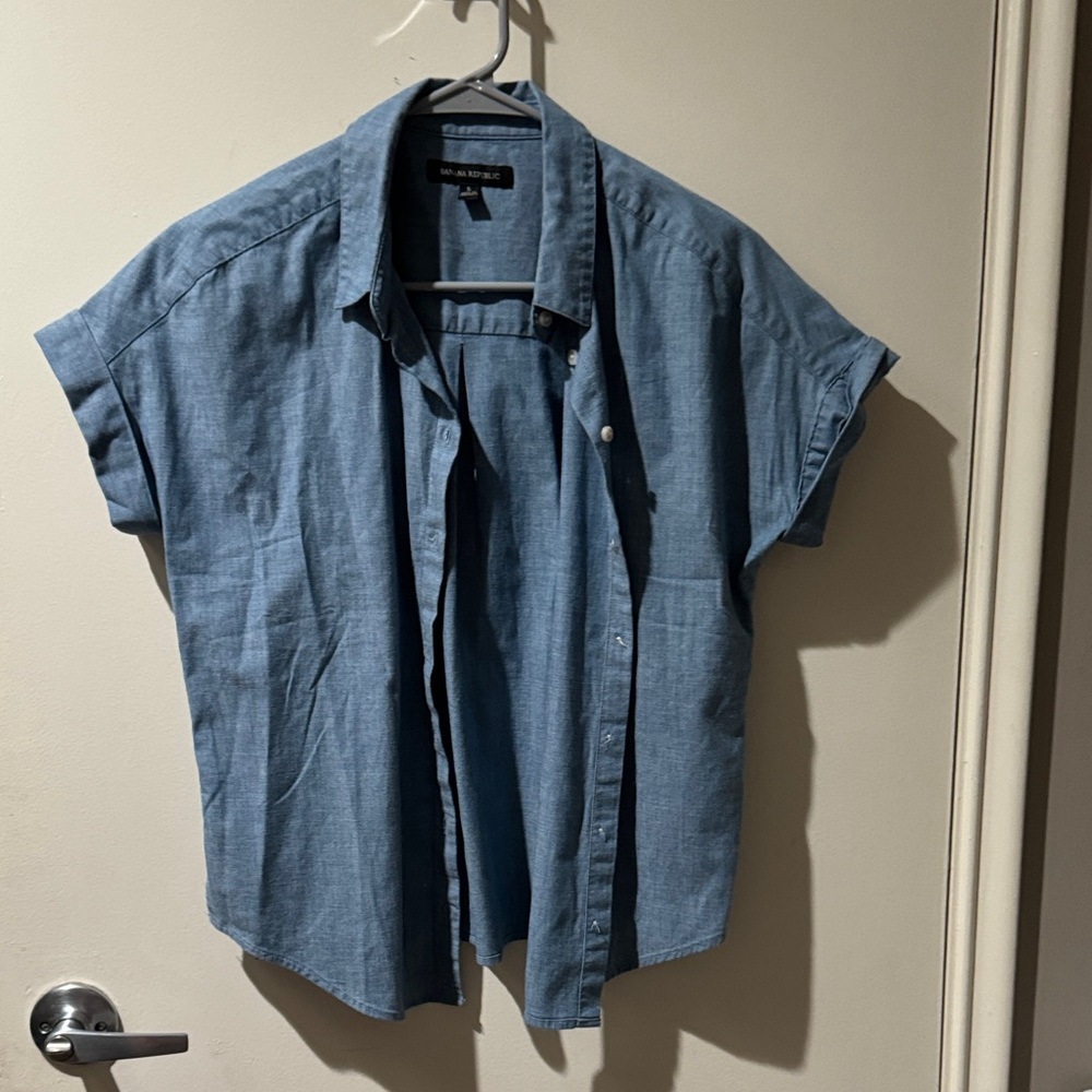 Women’s Chambray blue Short Sleeve Shirt